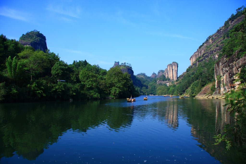 Wuyi_Mountains_Sea_of_clouds_4.jpg