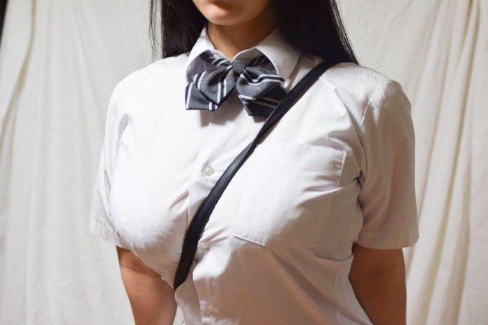 斜背包擠巨乳11.jpg