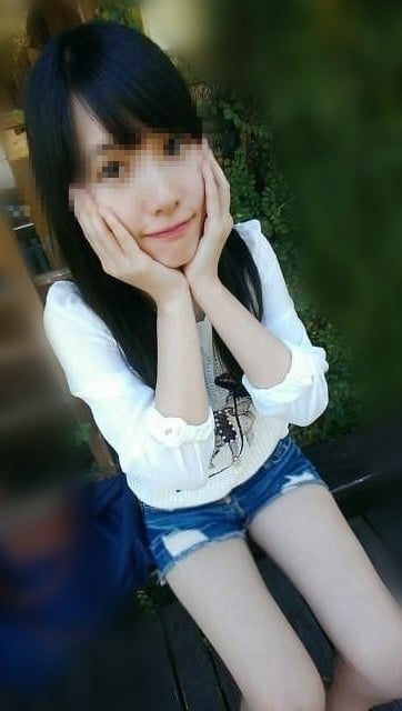 花兒 160cm B cup 19歲 44kg  清晰小正妹 清純大學生兼職 纖細的小蠻腰 長相甜美 比較.jpg