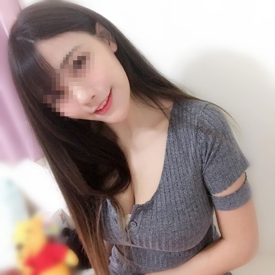 雪嬌 165cm Ecup 22y 48kg 主播紅人 E奶騷貨喔 高挑 白皙 氣質大奶正妹 超級會玩 聲音.jpg