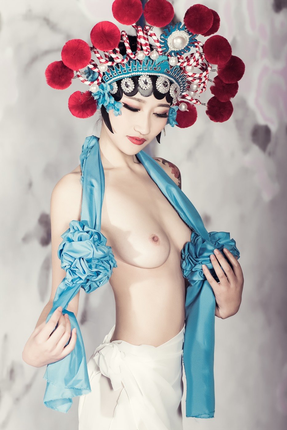 Nude-In-Ancient-Costume-017.jpg
