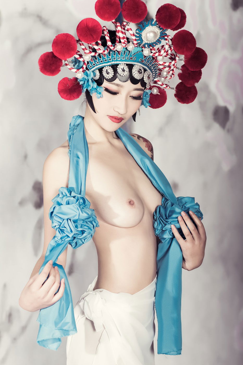 Nude-In-Ancient-Costume-017.jpg