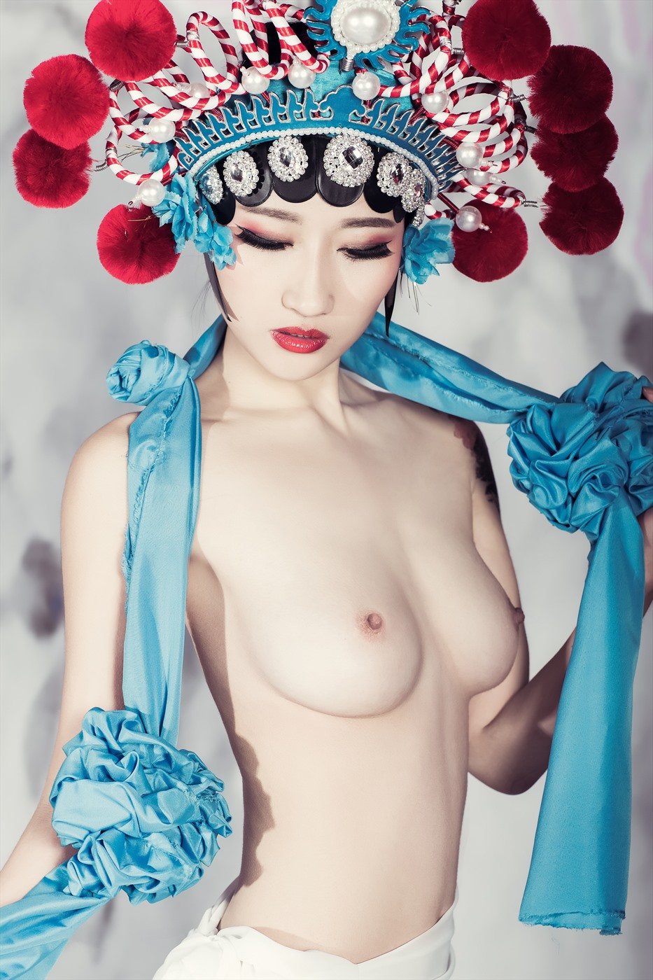 Nude-In-Ancient-Costume-018.jpg