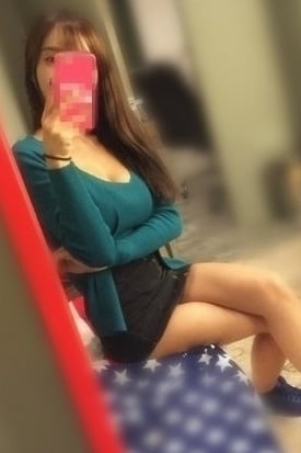 #筱菲  158 C 26歲  小隻馬 一手可掌握的小奶 淫蕩的內心 會在床上一直說想要 讓你凍.jpg