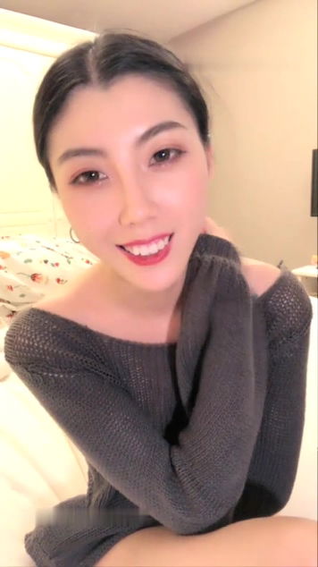 STP11933 颜值不错苗条贫乳妹子全裸诱惑 露逼翘着屁股翘起双脚掰开毛毛挺多 很是诱惑.jpg
