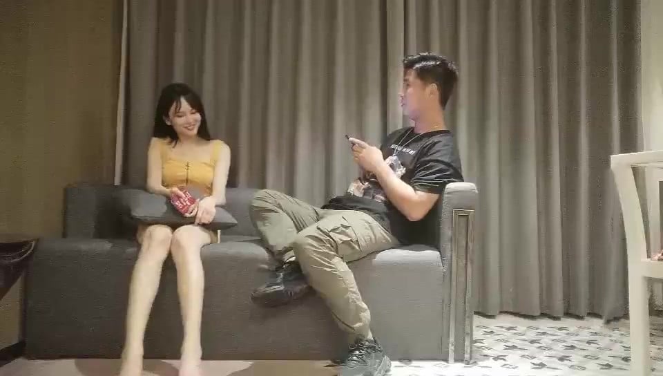 STP15248 寻花黄衣甜美非常瘦妹子酒店啪啪，沙发舔弄调情上位摩擦侧入猛操，呻吟娇喘.jpg