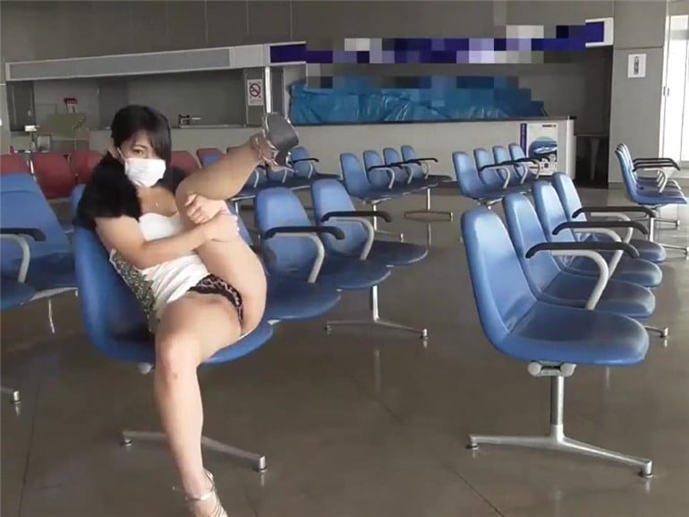 STP15355 【网曝门事件】岛国京都大学情侣公然在食堂性爱不雅视频流出 女友打V手势 男.jpg