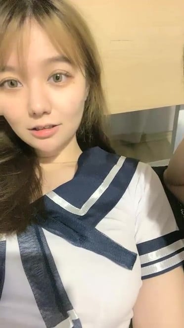 STP15423 做你的胯下猫黄发高颜值萌妹子啪啪，情趣学生制服扣弄粉穴毛毛浓密，口交侧.jpg