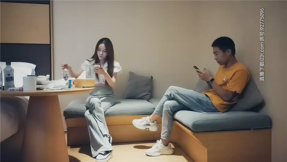 STP15899 重金明星脸外围模特，白衣大长腿，娇小玲珑惹人怜，气质女神激情四射.jpg.jpg