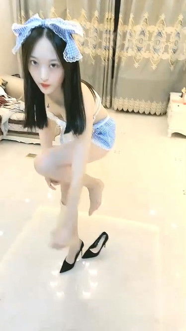 STP16569 蜜汁少女粉嫩苗条妹子穿上情趣女仆装啪啪，穿上高跟鞋自摸翘起屁股后入抽插.jpg