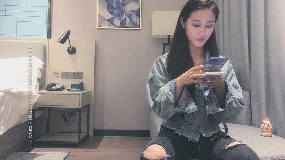 STP17376 极品外围小姐姐，播音系美少女，高颜值女神大长腿，沙发抠穴啪啪一小时只约.jpg