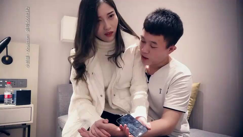 STP17385 颜值不错性感红唇妹子，舔弄摸逼调情穿上制服后入抽插猛操.jpg.jpg