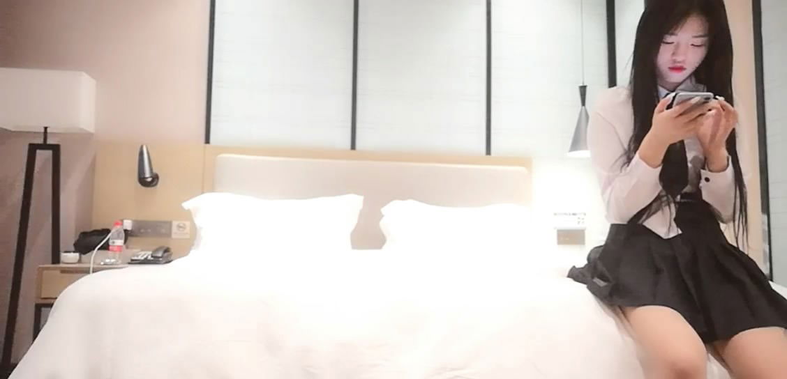 STP17447 苗条身材的高校兼职妹服务还不错草完还给按摩.jpg