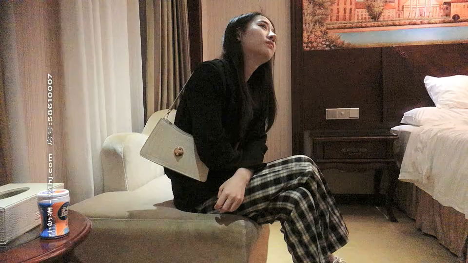 STP17638 你们一直要的女神，2800网约极品明星脸，高端外围清纯女神粉嫩美乳，沙发近.jpg