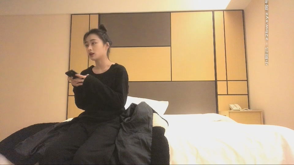 STP18094 红内裤战神，高端外围继续，漂亮苗条00后女神降临.jpg