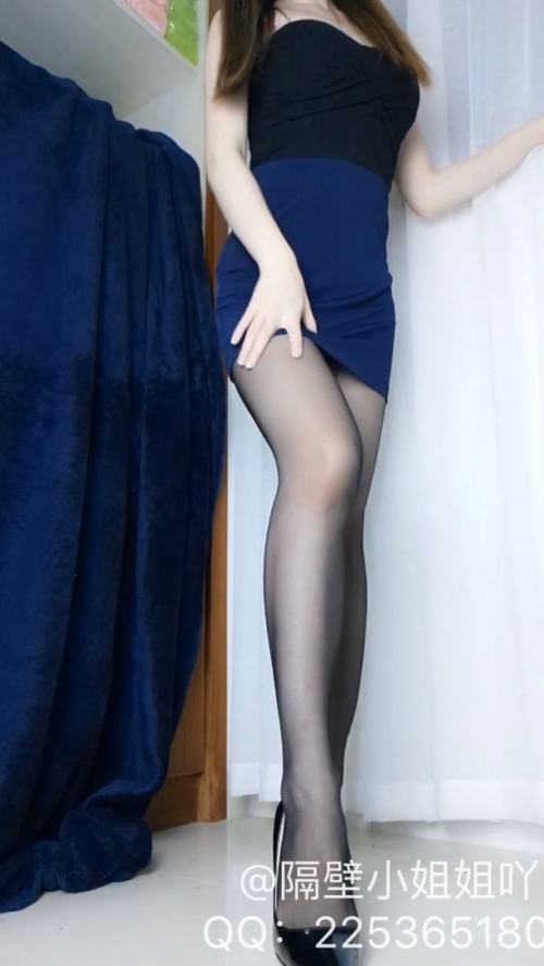 bbyxv.xyz-STP20429 白皙极致完美身材网红女神▌隔壁小姐姐▌高跟黑丝包臀裙无法阻挡.jpg