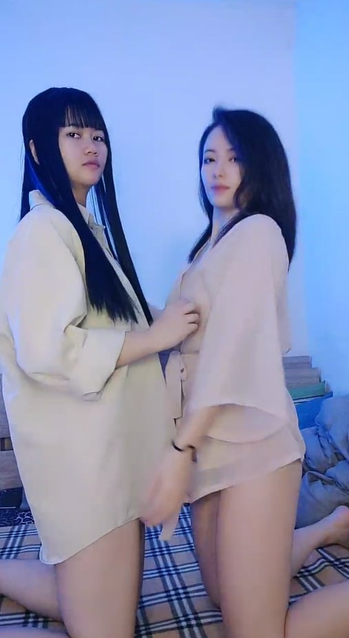 kpkp3.com-STP24307 气质御姐真实女同秀  展示女女怎么做爱  多毛骚逼交叉姿势磨蹭  .jpg