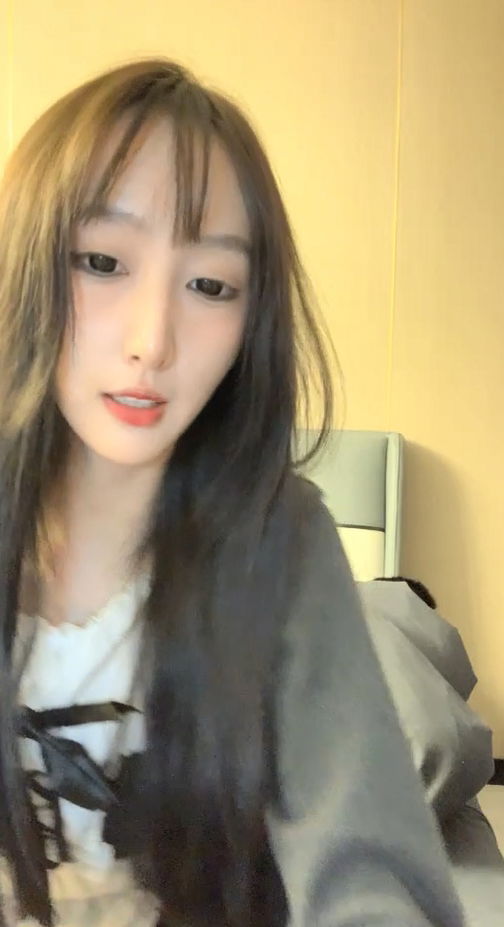 kpkp3.com-STP24310 【撸点极高】九分超高颜值19岁美少女  偶像明星级别颜值 吊打各路.jpg