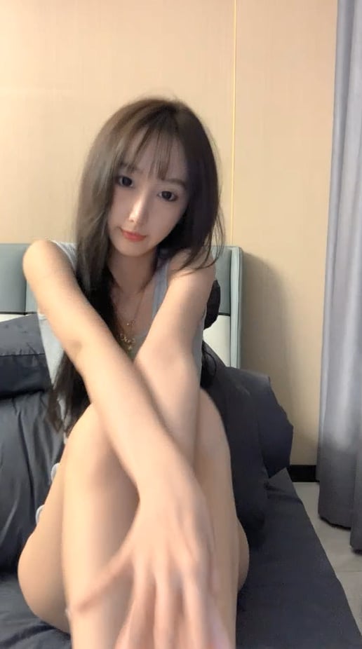 kpkp3.com-STP24311 【近期下海最顶级尤物】无敌妖艳又清纯的粉嫩大美人 人间极品蜜桃.jpg