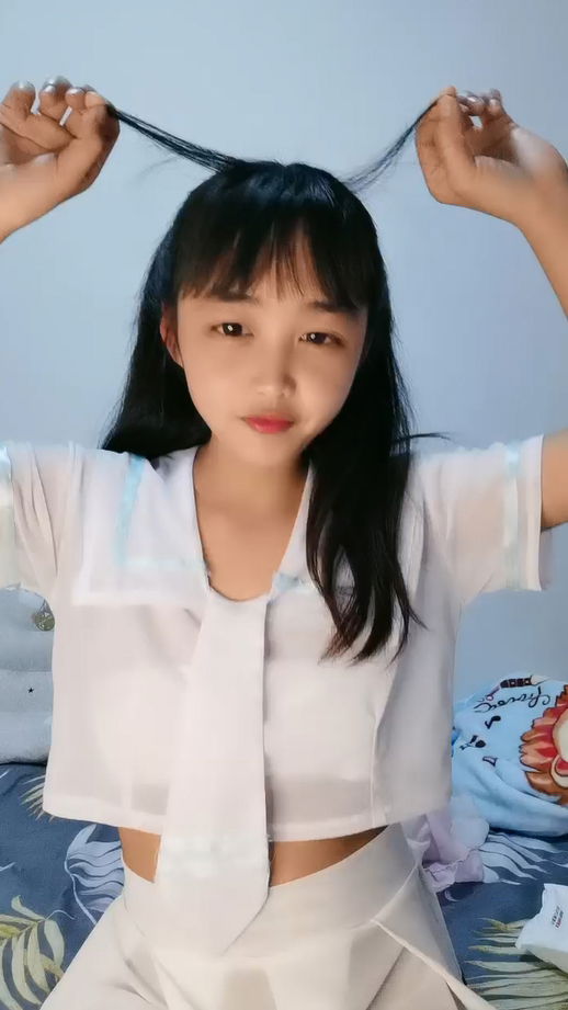 kpkp3.com-STP24343 年轻小妈咪  生完孩子出来挣奶粉钱了  露脸娇小可爱 揉着小奶子自.jpg