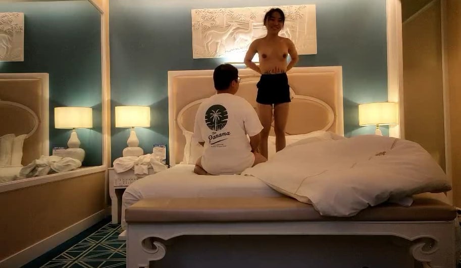 koco6.com-STP24714 【快乐三人行】，北京换妻圈资深单男参与，漂亮25岁人妻小少妇，.jpg