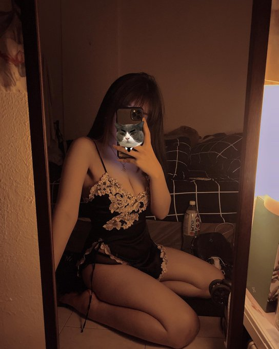 FWJj1eeaMAACnOl.png