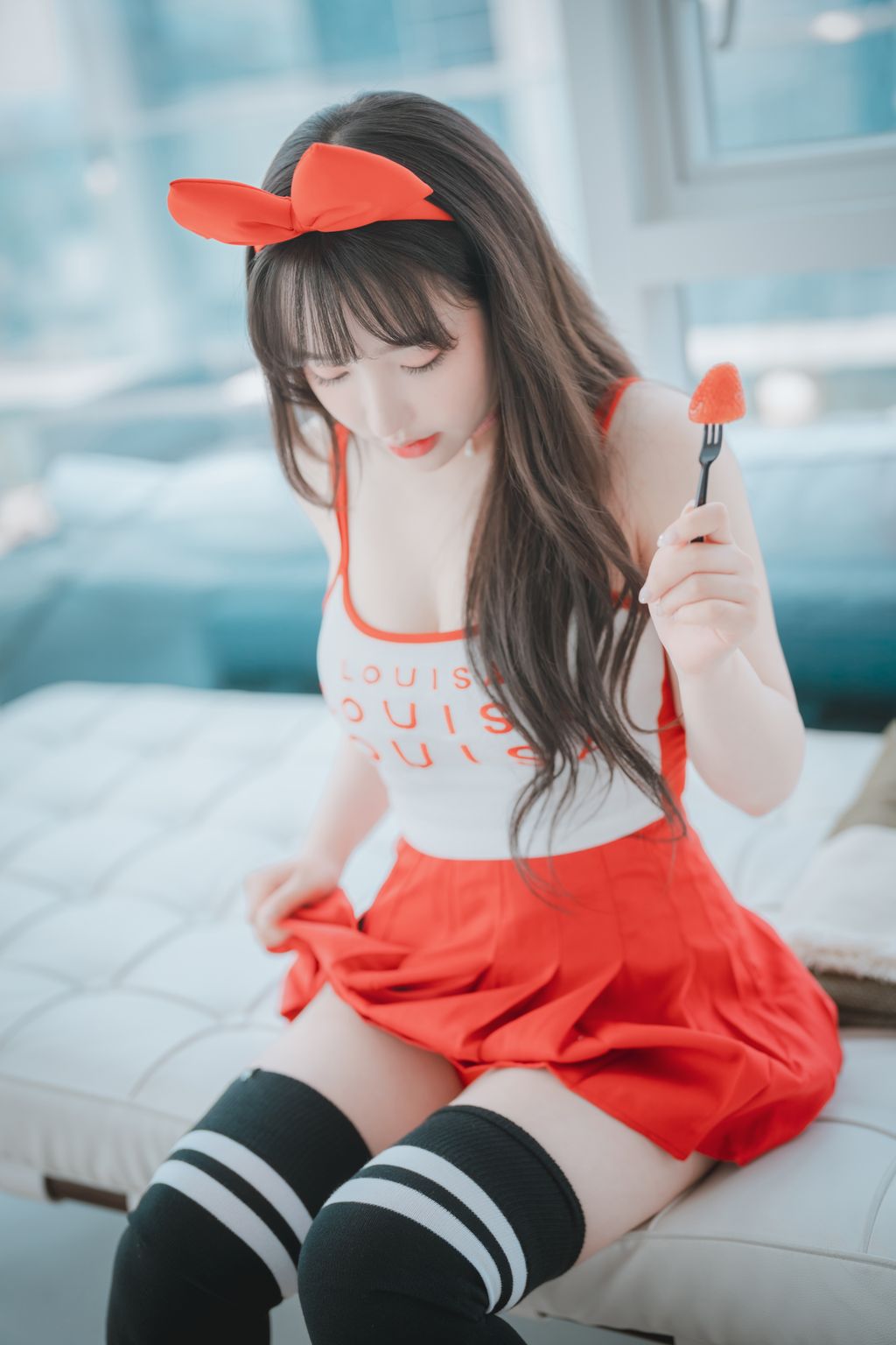 DJAWA-Photo-Son-Ye-Eun-Strawbeery-Girl-MrCong.com-003.jpeg