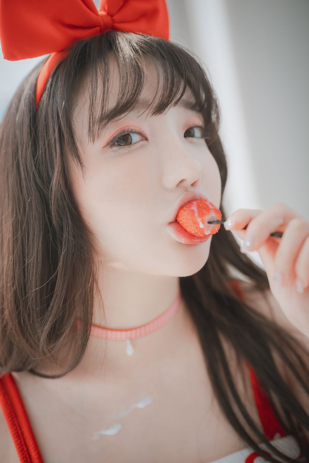 DJAWA-Photo-Son-Ye-Eun-Strawbeery-Girl-MrCong.com-075.jpeg