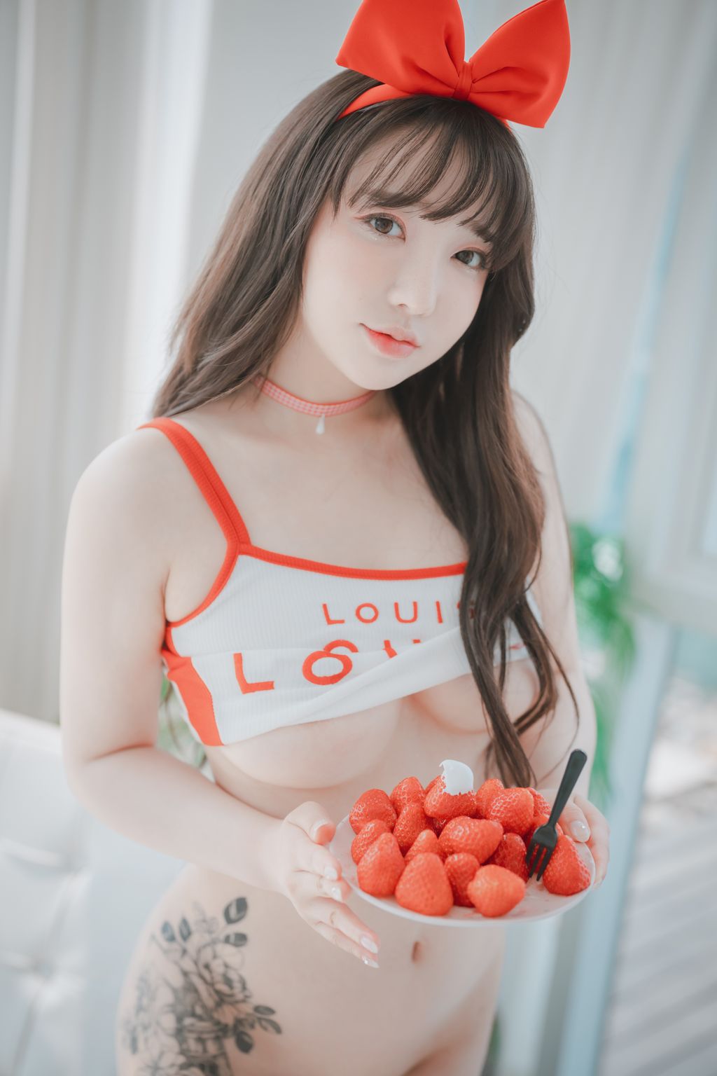 DJAWA-Photo-Son-Ye-Eun-Strawbeery-Girl-MrCong.com-081.jpeg