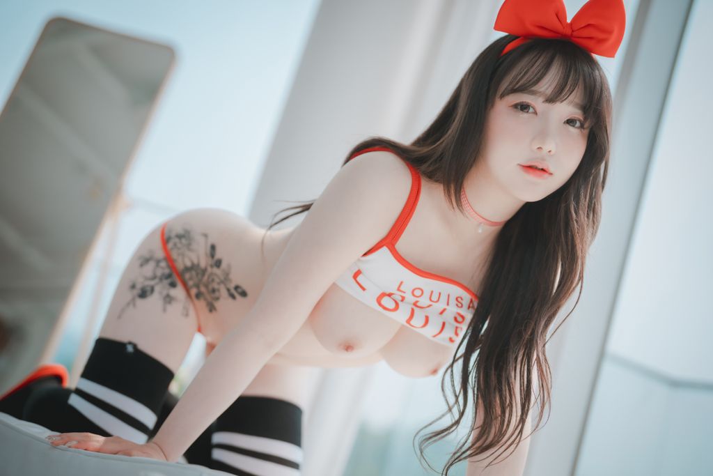 DJAWA-Photo-Son-Ye-Eun-Strawbeery-Girl-Uncensored-MrCong.com-017.jpeg