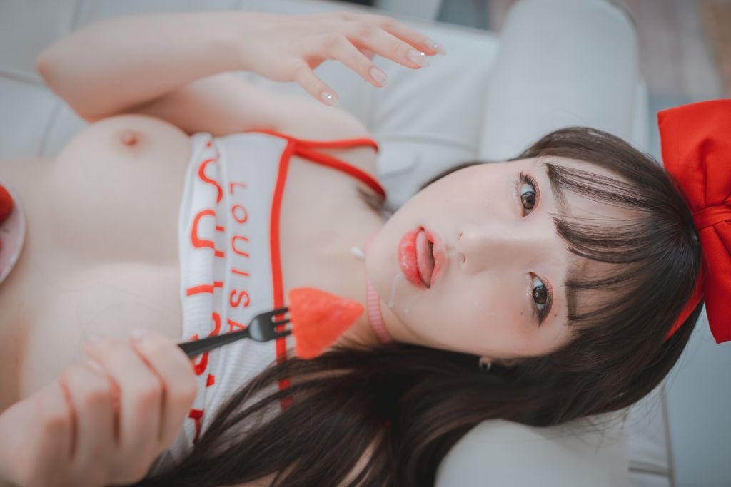 DJAWA-Photo-Son-Ye-Eun-Strawbeery-Girl-Uncensored-MrCong.com-033.jpeg