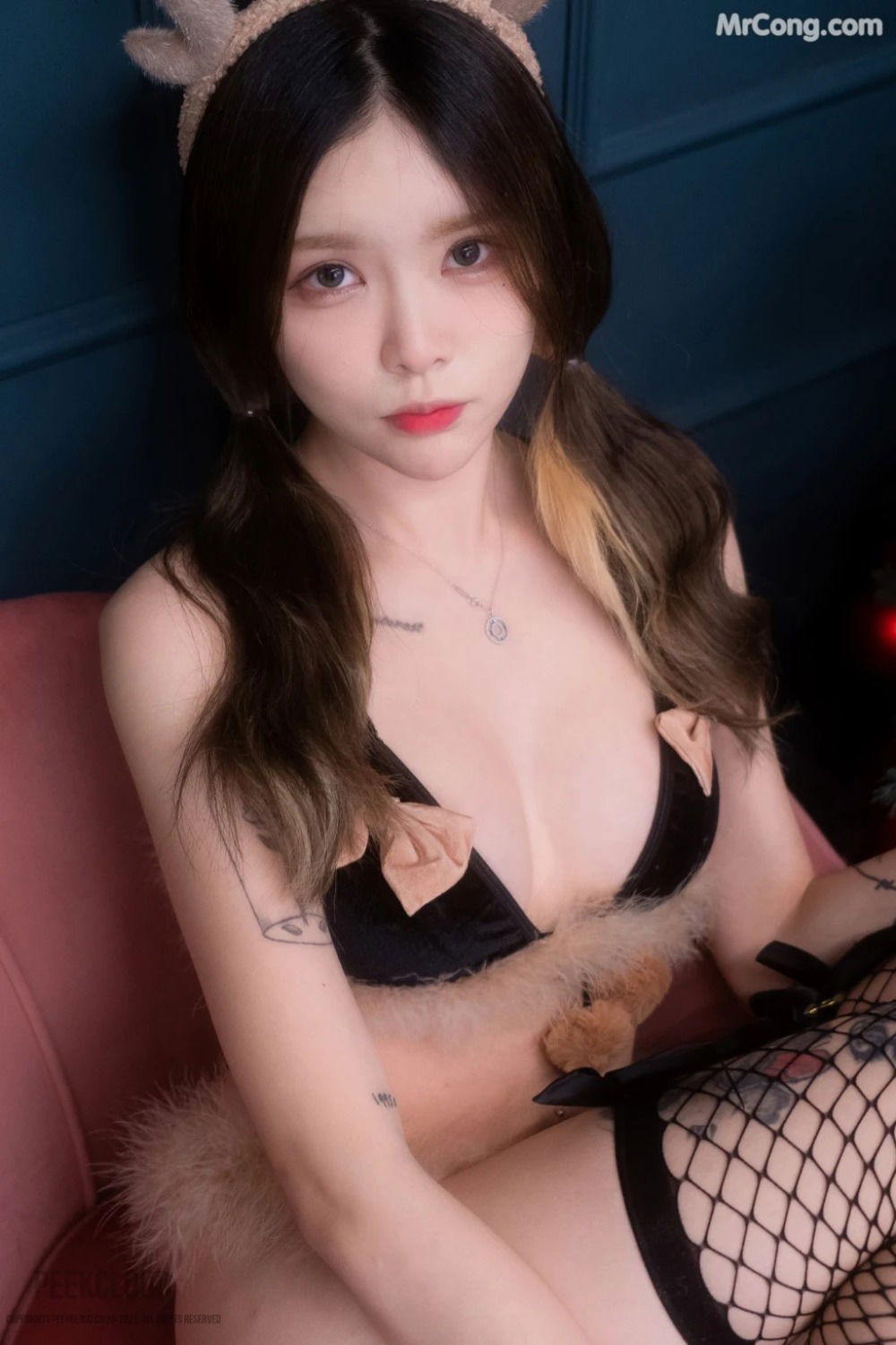 PEEKCLOUD-Bomi-x-Yuka-Christmas-Twin-Edition-MrCong.com-078.jpeg