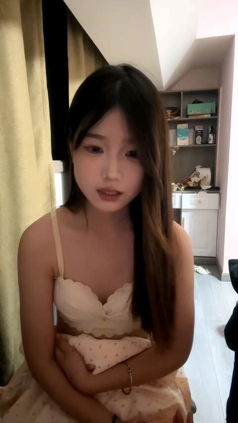 STP32624 近期下海乖巧顏值妹妹！外表甜美呆萌！嬌小身材貧乳，脫光光展示身材，揉捏.jpg