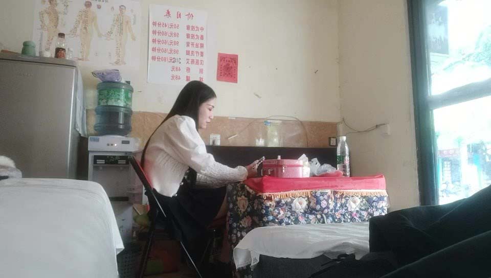 287蝴蝶逼少妇，C罩杯，打桩机猎艳狂人，高频干逼不停真强.mp4.0002.jpg