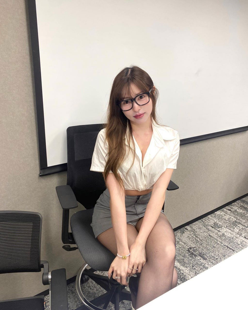 伊伊.jpg