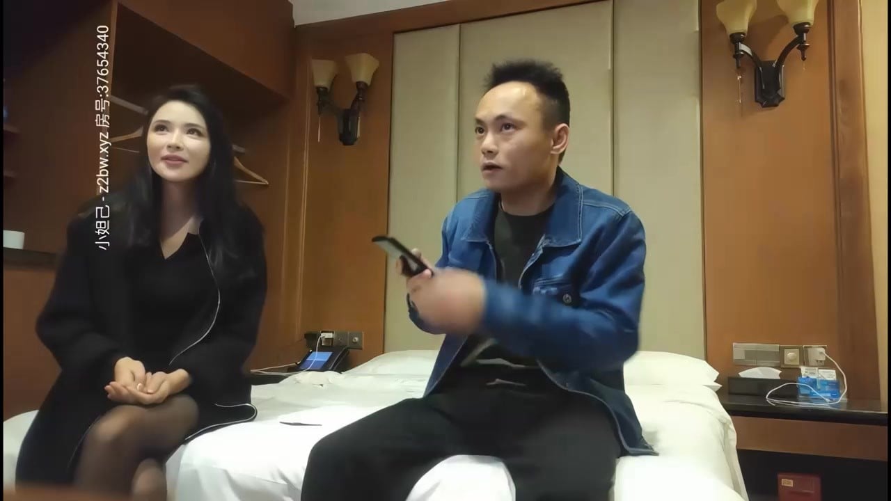 【步宾寻花】黑丝长发成熟女，狂叫老公停不下.mp4.0000.jpg