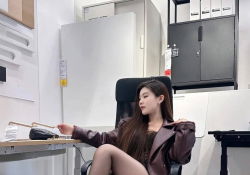 居家自拍 絲襪美腿