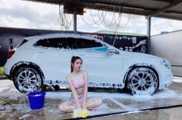 美少女專業貼身洗車服務