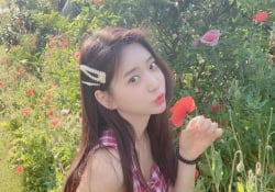 韩国童颜巨乳排行榜首位少女美模性感写真 - 申才恩