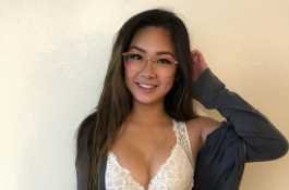 Cute Girls with Glasses