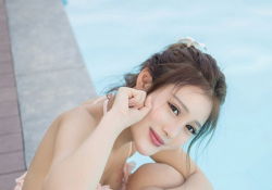 嫩模王乔恩湿身写真美胸依稀可见