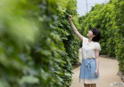 纯若清泉的日本小女孩斗室内初嘗自慰的滋味 - 長澤えりな