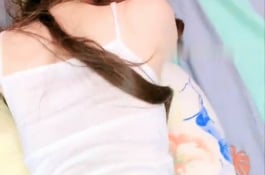 白皙豐臀粉乳萌妹女上位騎乘激烈抽插非常誘惑／烏克蘭...