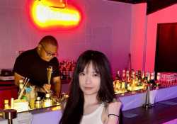 小美女自拍给你看，毫无保留