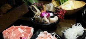 【武木鍋物】海陸雙人餐~湯頭、肉類、海鮮都不賴!