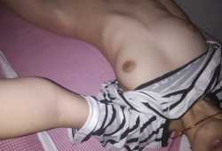 少女在公交車上被大叔性騷擾