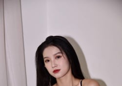 清秀亮麗貧乳国模少女難得脫光露粉逼私拍 - 小徐若瑄