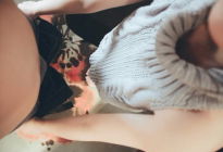 毛衣女孩