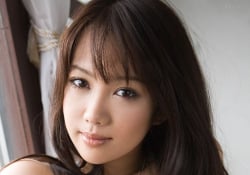 日本J罩杯丰满美女Mai Nadasaka滩坂舞【17p】