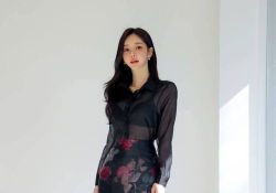 婀娜多姿的美女